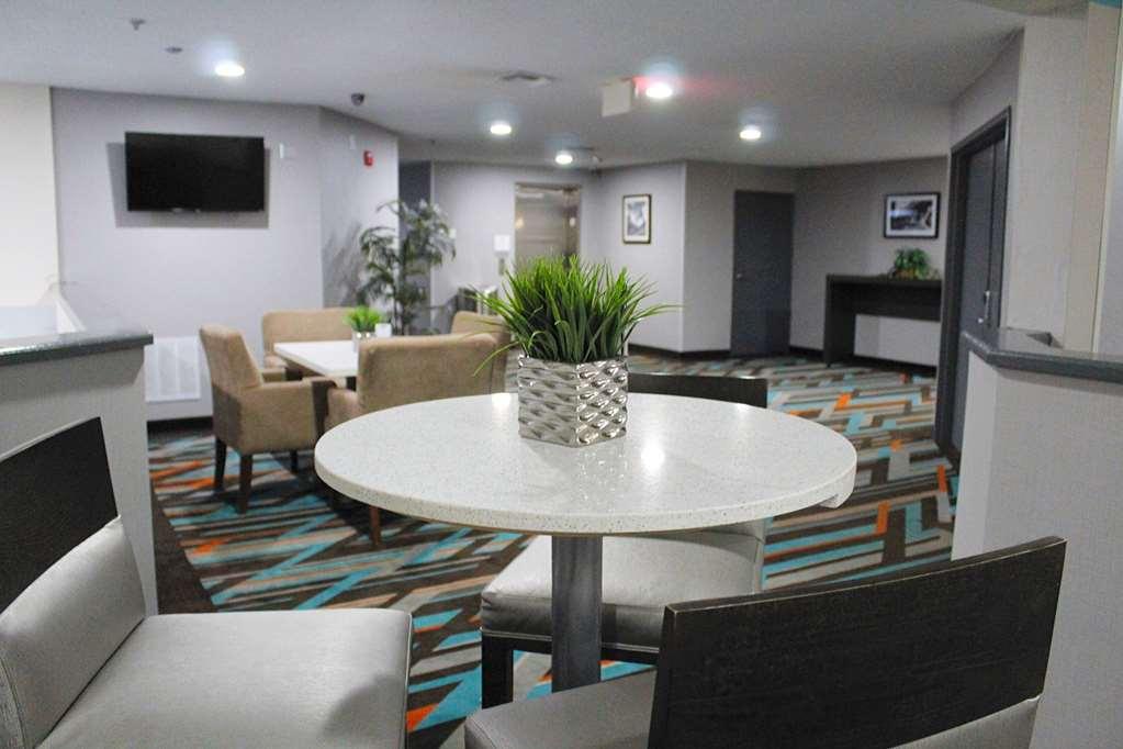 Clarion Inn & Suites Dfw North Irving Facilities photo